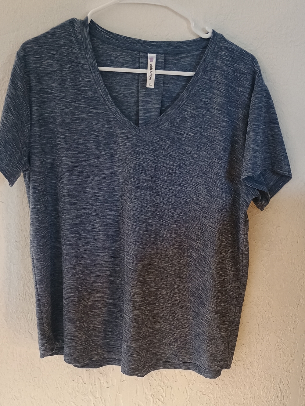 Comfort V-Neck Short Sleeve Tee in Heathered Navy